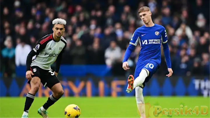 Namun Chelsea akhirnya bisa mencetak gol pada menit ke-16. Cole Palmer melepas tembakan tak keras tapi terukur dari dalam kotak penalti dengan kaki kirinya, usai mendapat umpan dari Colwill. 1-0!